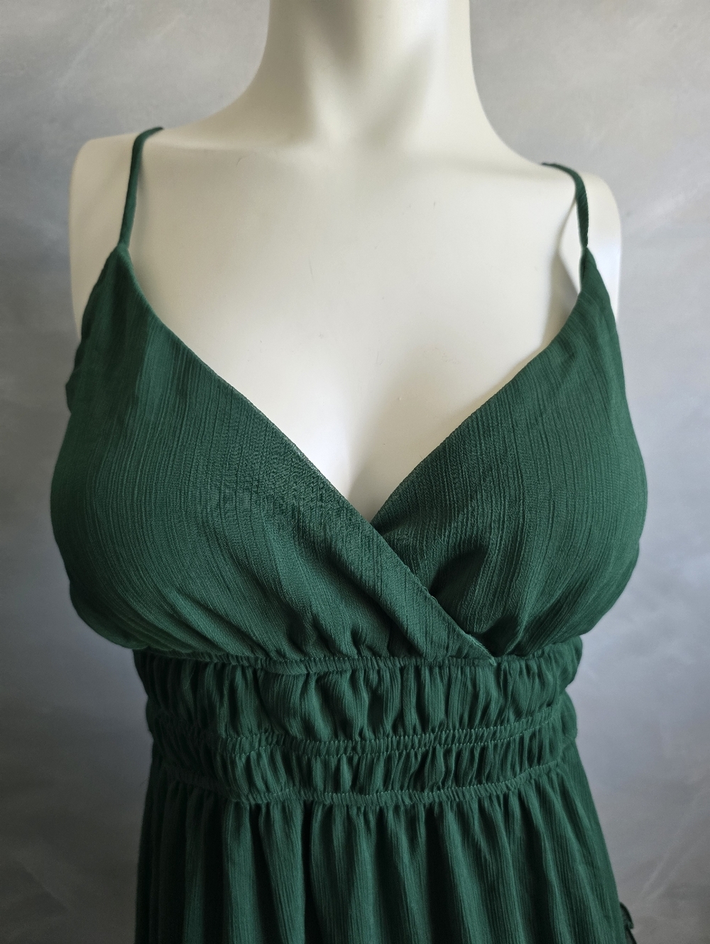 Women's Sleeveless Deep Green V Neck Dress Ruffle Tiered Midi Sz L Babydoll - Picture 3 of 9
